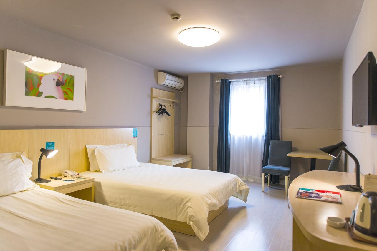 Jinjiang Inn Select Wuwei Railway Station Экстерьер фото