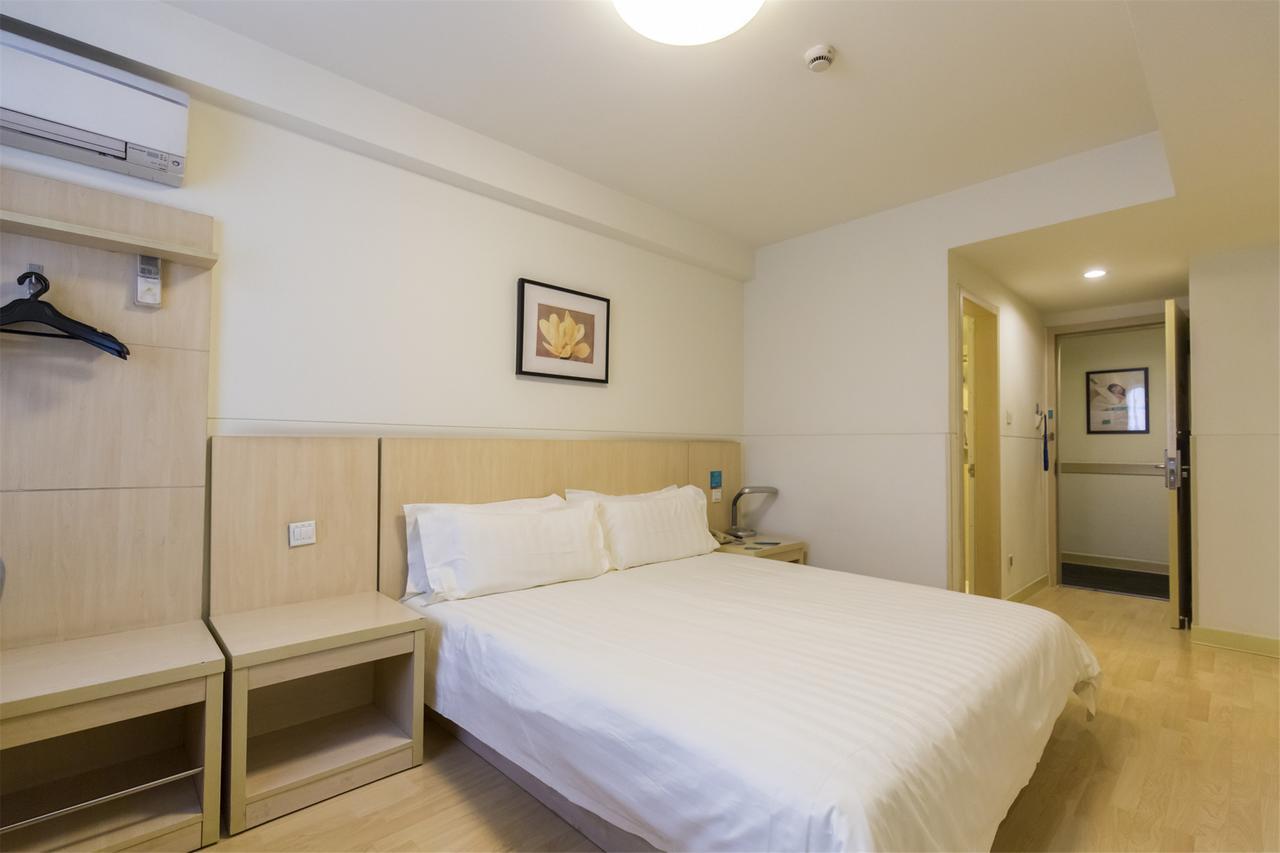 Jinjiang Inn Select Wuwei Railway Station Экстерьер фото