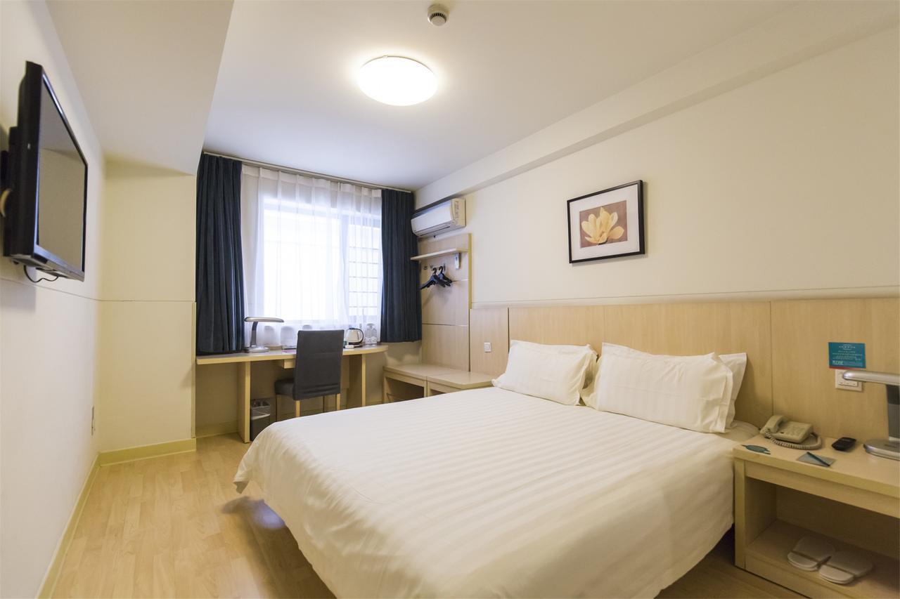 Jinjiang Inn Select Wuwei Railway Station Экстерьер фото
