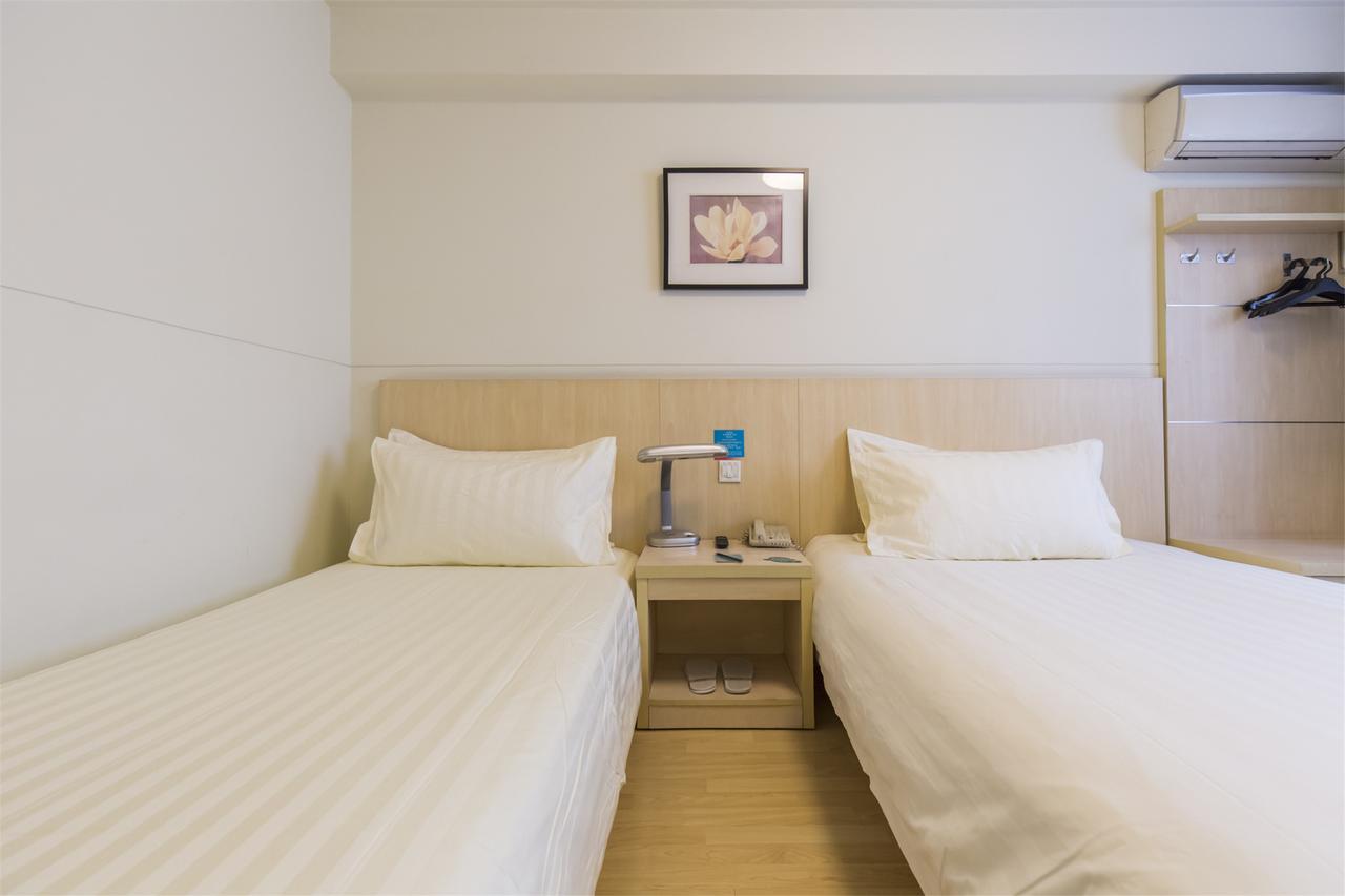 Jinjiang Inn Select Wuwei Railway Station Экстерьер фото