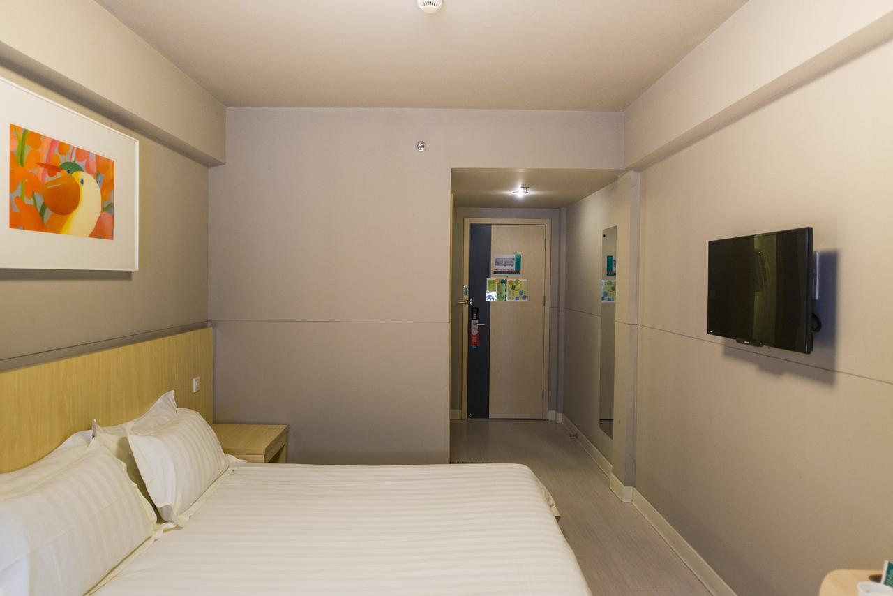 Jinjiang Inn Select Wuwei Railway Station Экстерьер фото
